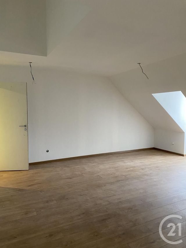 Appartement Duplex &agrave; louer - 3 pi&egrave;ces - 43,12 m2 - Pontarlier - 25 - FRANCHE-COMTE