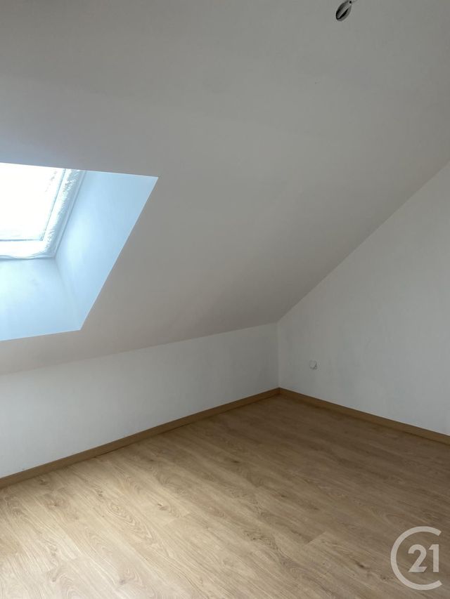 Appartement Duplex &agrave; louer - 3 pi&egrave;ces - 43,12 m2 - Pontarlier - 25 - FRANCHE-COMTE