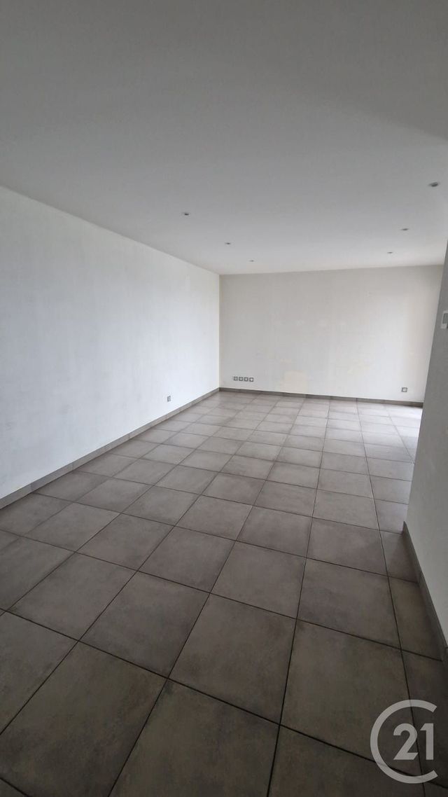 Appartement F3 &agrave; louer - 3 pi&egrave;ces - 61 m2 - Gilley - 25 - FRANCHE-COMTE
