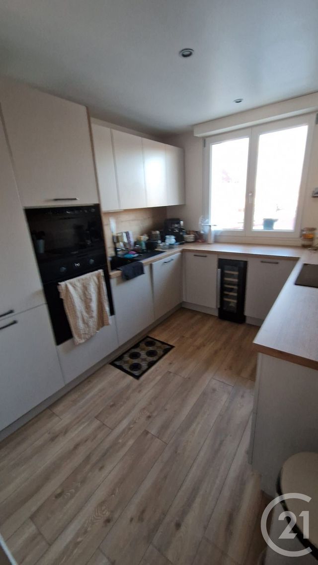 Appartement F4 &agrave; louer - 4 pi&egrave;ces - 92,94 m2 - Pontarlier - 25 - FRANCHE-COMTE