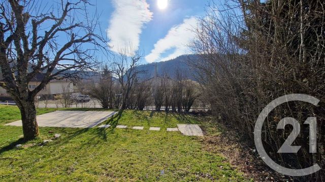 Appartement Duplex &agrave; louer - 3 pi&egrave;ces - 61,93 m2 - La Cluse Et Mijoux - 25 - FRANCHE-COMTE