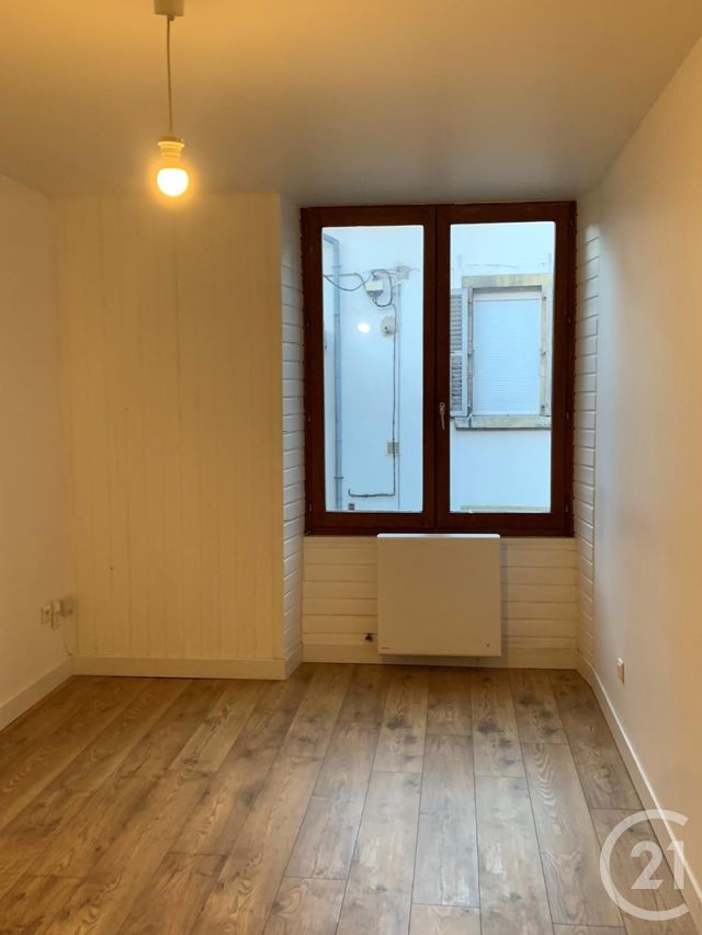 Appartement F3 &agrave; louer - 3 pi&egrave;ces - 87 m2 - Pontarlier - 25 - FRANCHE-COMTE