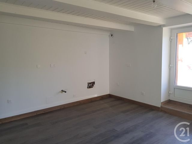 Appartement F3 &agrave; louer - 3 pi&egrave;ces - 87,21 m2 - Oye Et Pallet - 25 - FRANCHE-COMTE