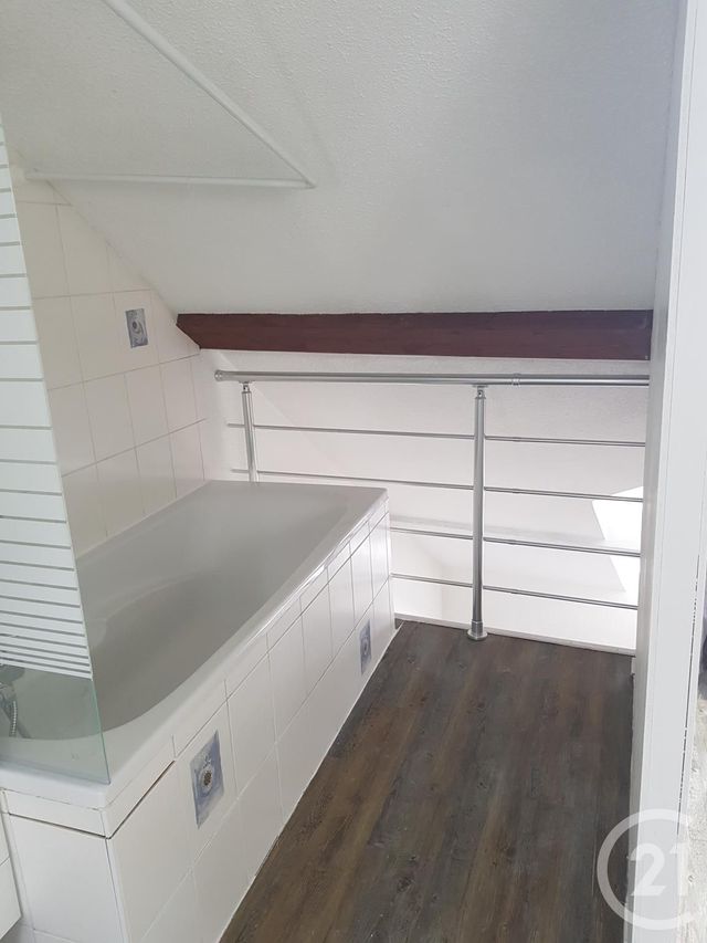 Appartement Duplex &agrave; louer - 2 pi&egrave;ces - 58,46 m2 - Pontarlier - 25 - FRANCHE-COMTE