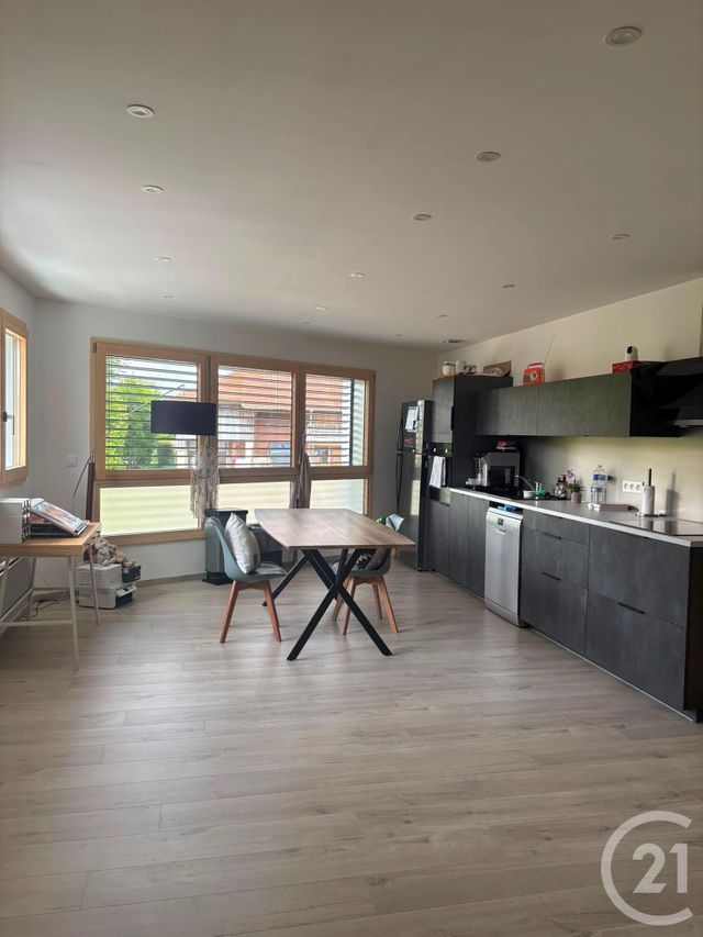 Appartement F3 &agrave; louer - 3 pi&egrave;ces - 76,84 m2 - Sombacour - 25 - FRANCHE-COMTE