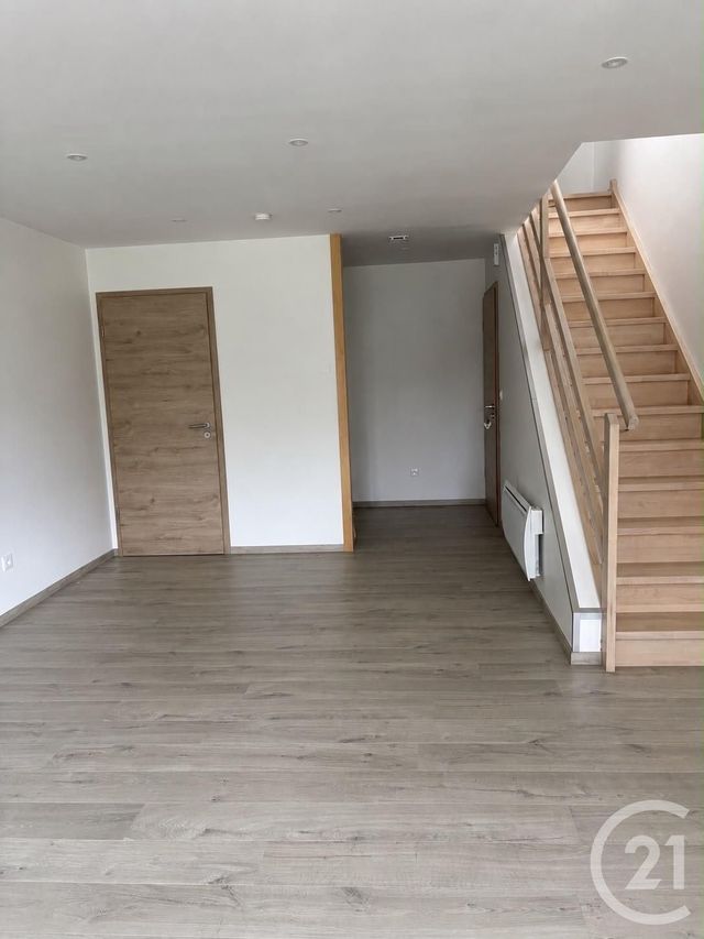 Appartement F3 &agrave; louer - 3 pi&egrave;ces - 76,84 m2 - Sombacour - 25 - FRANCHE-COMTE