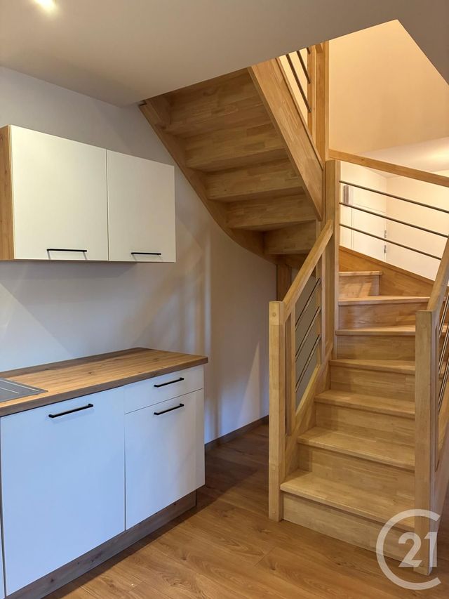 Appartement Duplex &agrave; louer - 3 pi&egrave;ces - 43,12 m2 - Pontarlier - 25 - FRANCHE-COMTE