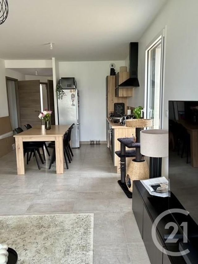 Appartement F3 &agrave; louer - 3 pi&egrave;ces - 60,65 m2 - Dommartin - 25 - FRANCHE-COMTE