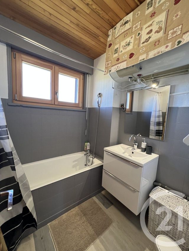 Appartement F3 &agrave; louer - 3 pi&egrave;ces - 46,70 m2 - Les Fourgs - 25 - FRANCHE-COMTE