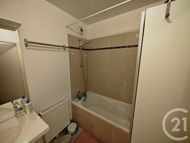 Appartement F3 &agrave; louer - 3 pi&egrave;ces - 61,70 m2 - Gennevilliers - 92 - ILE-DE-FRANCE