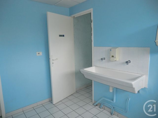 Local commercial à louer - 1500.0 m2 - 19 - Correze
