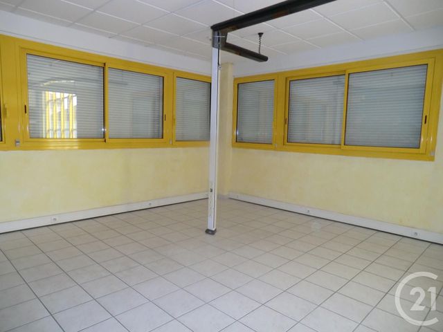 Local commercial à louer - 1500.0 m2 - 19 - Correze