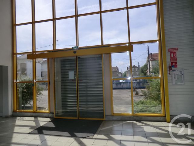 Local commercial à louer - 1500.0 m2 - 19 - Correze