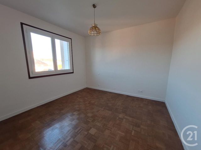 Appartement T2 &agrave; louer - 2 pi&egrave;ces - 42,23 m2 - Brive La Gaillarde - 19 - LIMOUSIN