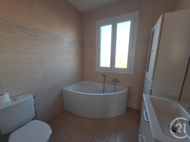 Appartement T2 &agrave; louer - 2 pi&egrave;ces - 42,23 m2 - Brive La Gaillarde - 19 - LIMOUSIN