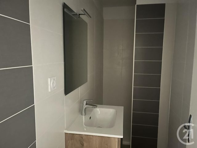 Appartement F4 &agrave; louer - 4 pi&egrave;ces - 101,38 m2 - Brive La Gaillarde - 19 - LIMOUSIN