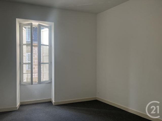 Appartement F4 &agrave; louer - 4 pi&egrave;ces - 101,38 m2 - Brive La Gaillarde - 19 - LIMOUSIN