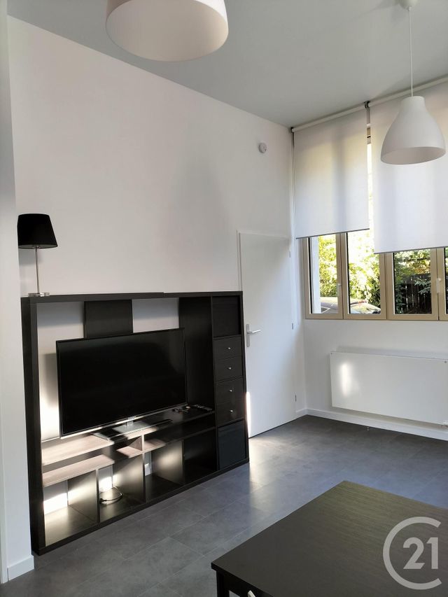 Appartement Studio &agrave; louer - 1 pi&egrave;ce - 22,62 m2 - Brive La Gaillarde - 19 - LIMOUSIN