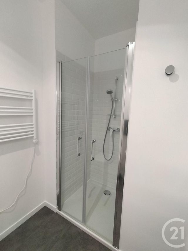 Appartement Studio &agrave; louer - 1 pi&egrave;ce - 22,62 m2 - Brive La Gaillarde - 19 - LIMOUSIN