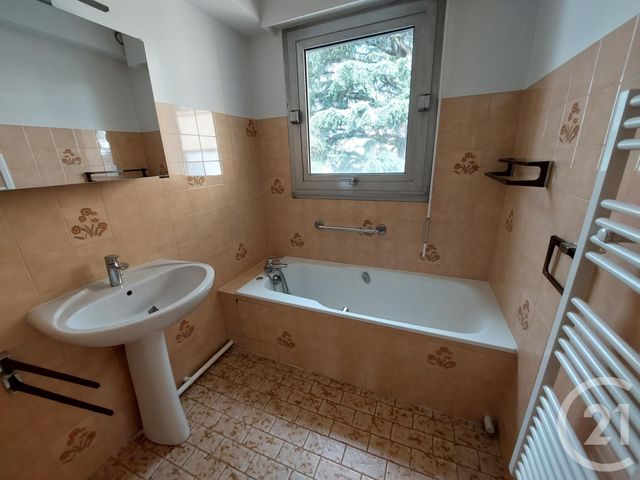 Appartement F3 &agrave; louer - 3 pi&egrave;ces - 66 m2 - Brive La Gaillarde - 19 - LIMOUSIN