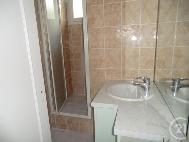 Appartement F3 &agrave; louer - 3 pi&egrave;ces - 85,06 m2 - Brive La Gaillarde - 19 - LIMOUSIN