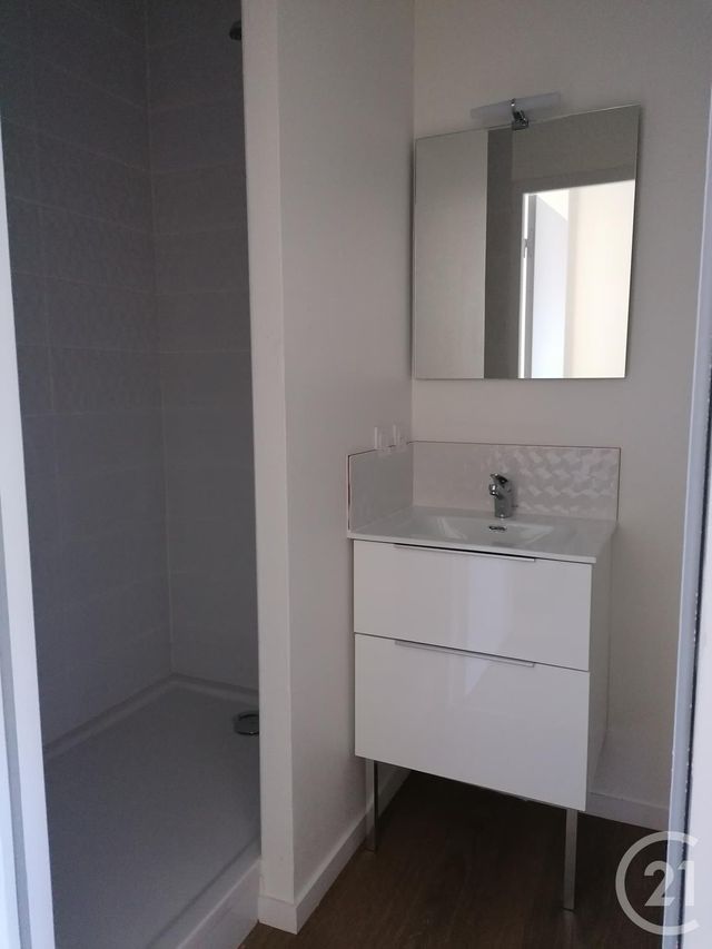Appartement F1 bis &agrave; louer - 2 pi&egrave;ces - 30,17 m2 - Brive La Gaillarde - 19 - LIMOUSIN