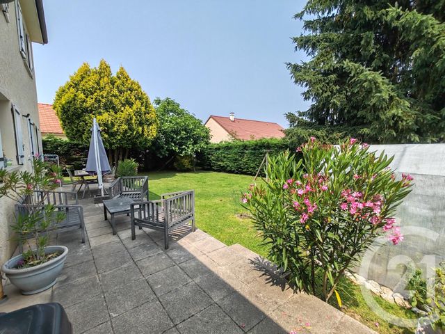 Maison &agrave; louer - 5 pi&egrave;ces - 92,22 m2 - St Pantaleon De Larche - 19 - LIMOUSIN