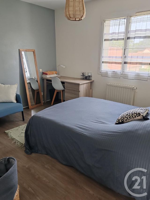 Maison &agrave; louer - 5 pi&egrave;ces - 92,22 m2 - St Pantaleon De Larche - 19 - LIMOUSIN