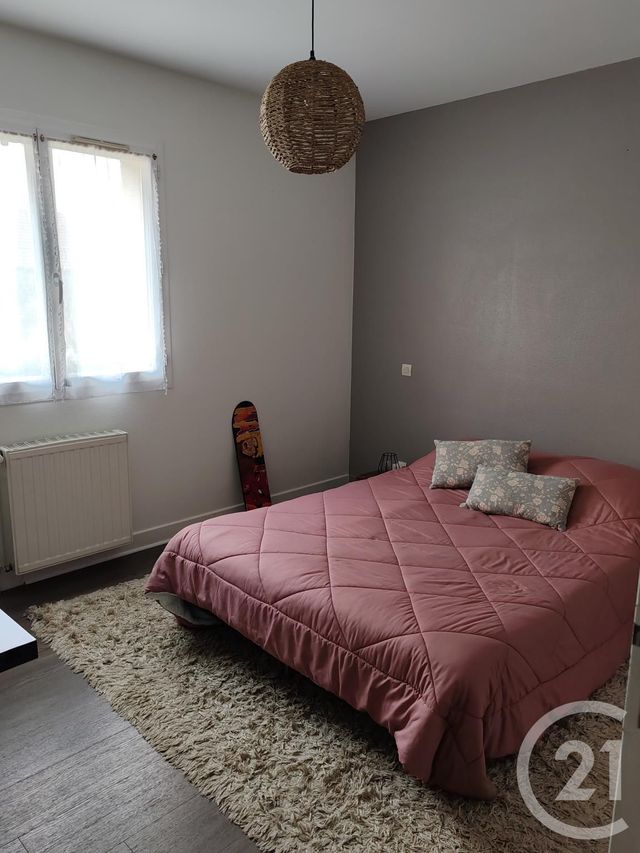 Maison &agrave; louer - 5 pi&egrave;ces - 92,22 m2 - St Pantaleon De Larche - 19 - LIMOUSIN