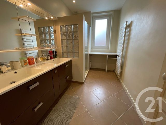 Appartement F4 &agrave; louer - 4 pi&egrave;ces - 91,86 m2 - Brive La Gaillarde - 19 - LIMOUSIN