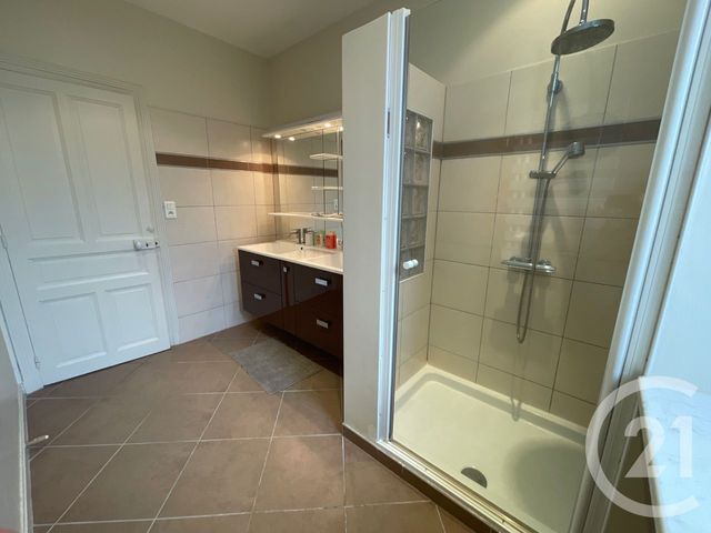 Appartement F4 &agrave; louer - 4 pi&egrave;ces - 91,86 m2 - Brive La Gaillarde - 19 - LIMOUSIN