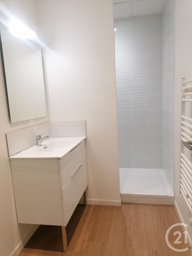 Appartement F2 &agrave; louer - 2 pi&egrave;ces - 57,44 m2 - Brive La Gaillarde - 19 - LIMOUSIN