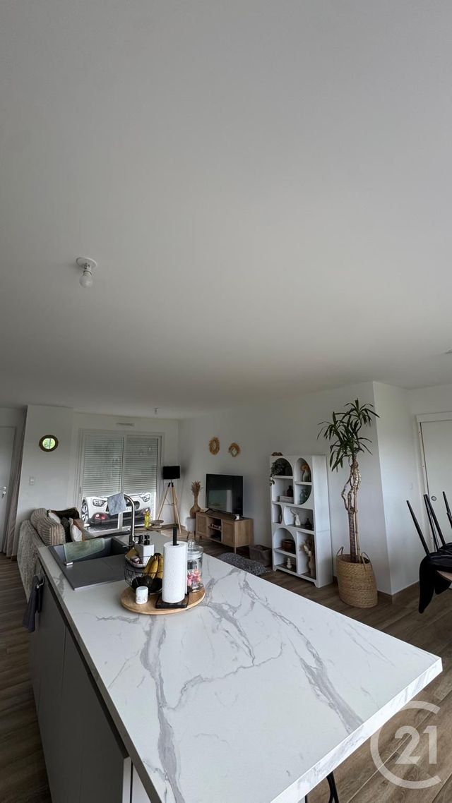 Maison &agrave; louer - 3 pi&egrave;ces - 78 m2 - Perpezac Le Noir - 19 - LIMOUSIN