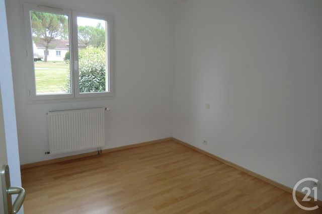 Maison &agrave; louer - 3 pi&egrave;ces - 63,44 m2 - Larche - 19 - LIMOUSIN