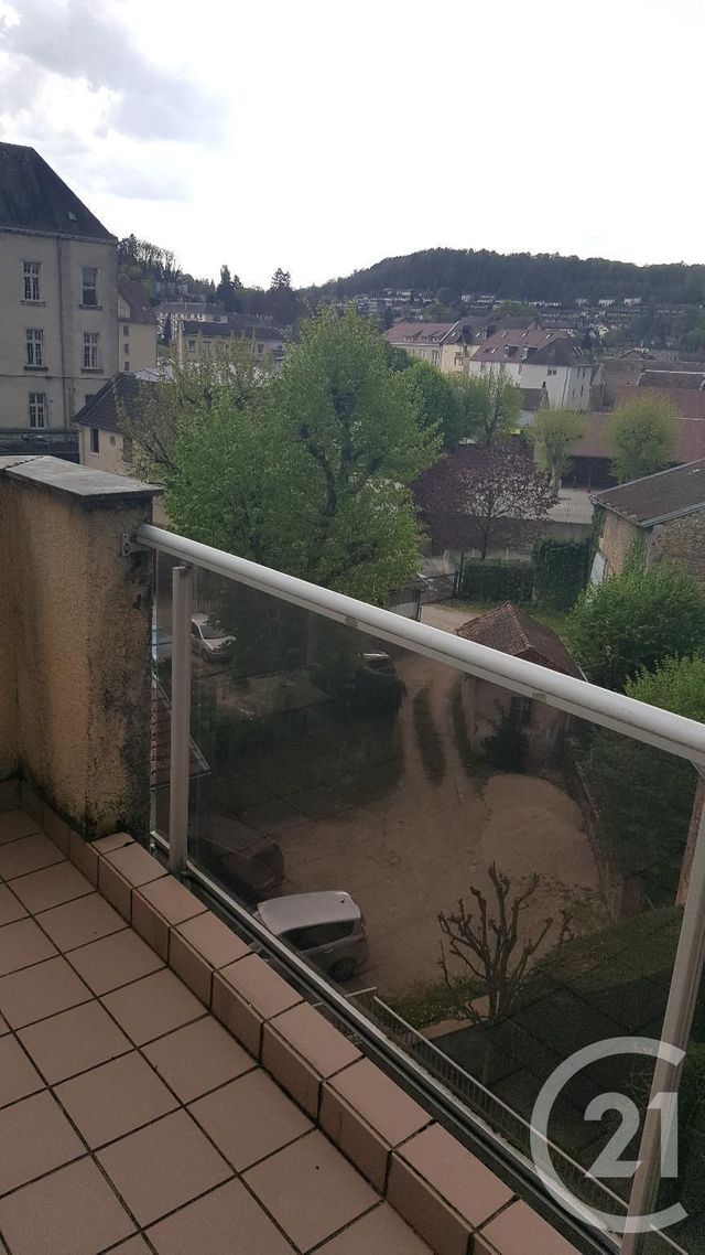 Appartement &agrave; louer - 2 pi&egrave;ces - 36,05 m2 - Lons Le Saunier - 39 - FRANCHE-COMTE