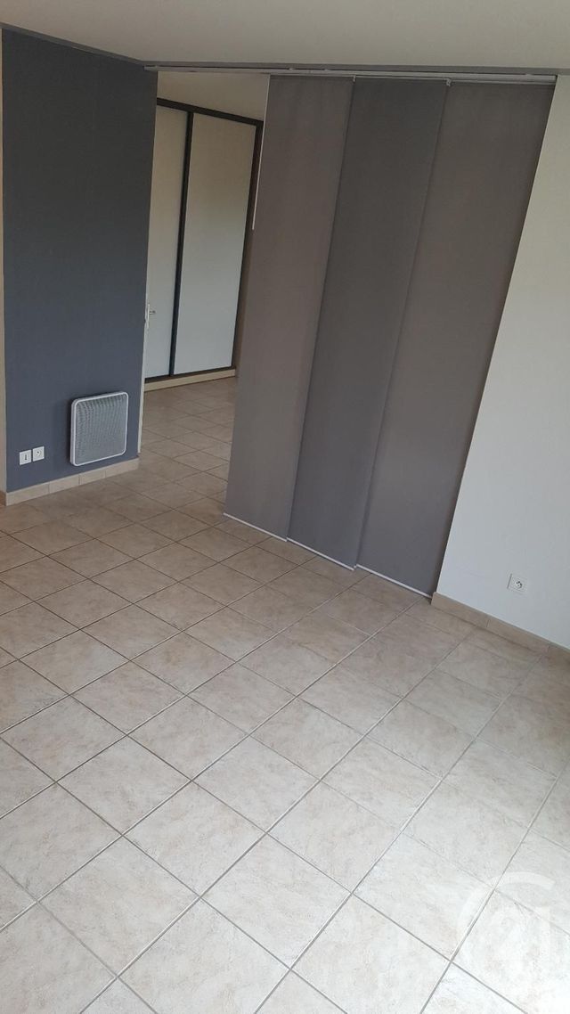 Appartement &agrave; louer - 2 pi&egrave;ces - 36,05 m2 - Lons Le Saunier - 39 - FRANCHE-COMTE