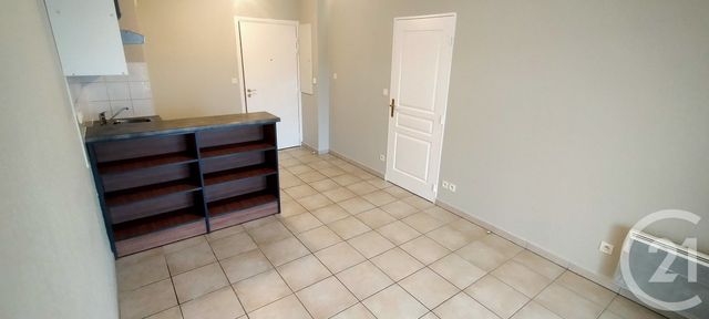 Appartement &agrave; louer - 2 pi&egrave;ces - 35,28 m2 - Lons Le Saunier - 39 - FRANCHE-COMTE
