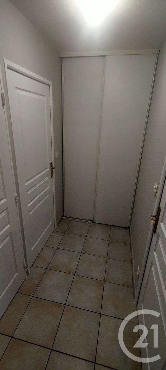 Appartement &agrave; louer - 2 pi&egrave;ces - 35,28 m2 - Lons Le Saunier - 39 - FRANCHE-COMTE
