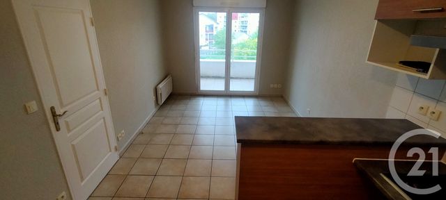 Appartement &agrave; louer - 2 pi&egrave;ces - 35,28 m2 - Lons Le Saunier - 39 - FRANCHE-COMTE