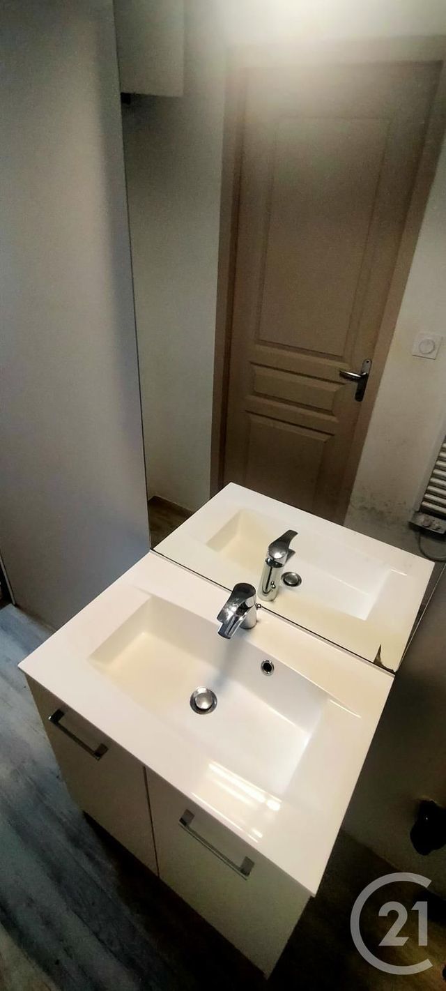 Appartement F2 &agrave; louer - 2 pi&egrave;ces - 60,23 m2 - Lons Le Saunier - 39 - FRANCHE-COMTE