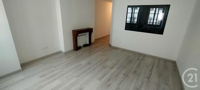 Appartement F2 &agrave; louer - 2 pi&egrave;ces - 60,23 m2 - Lons Le Saunier - 39 - FRANCHE-COMTE