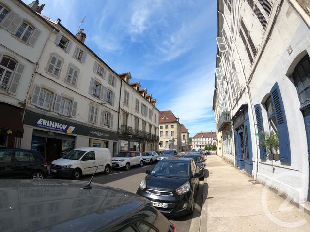 Appartement F2 &agrave; louer - 2 pi&egrave;ces - 60,23 m2 - Lons Le Saunier - 39 - FRANCHE-COMTE