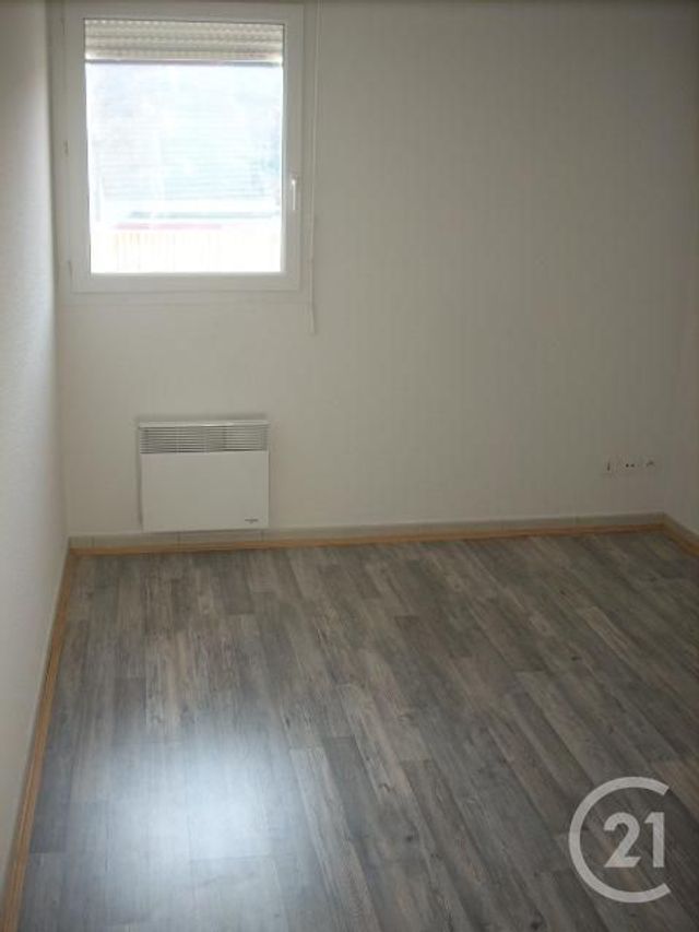Appartement &agrave; louer - 3 pi&egrave;ces - 55,35 m2 - Lons Le Saunier - 39 - FRANCHE-COMTE