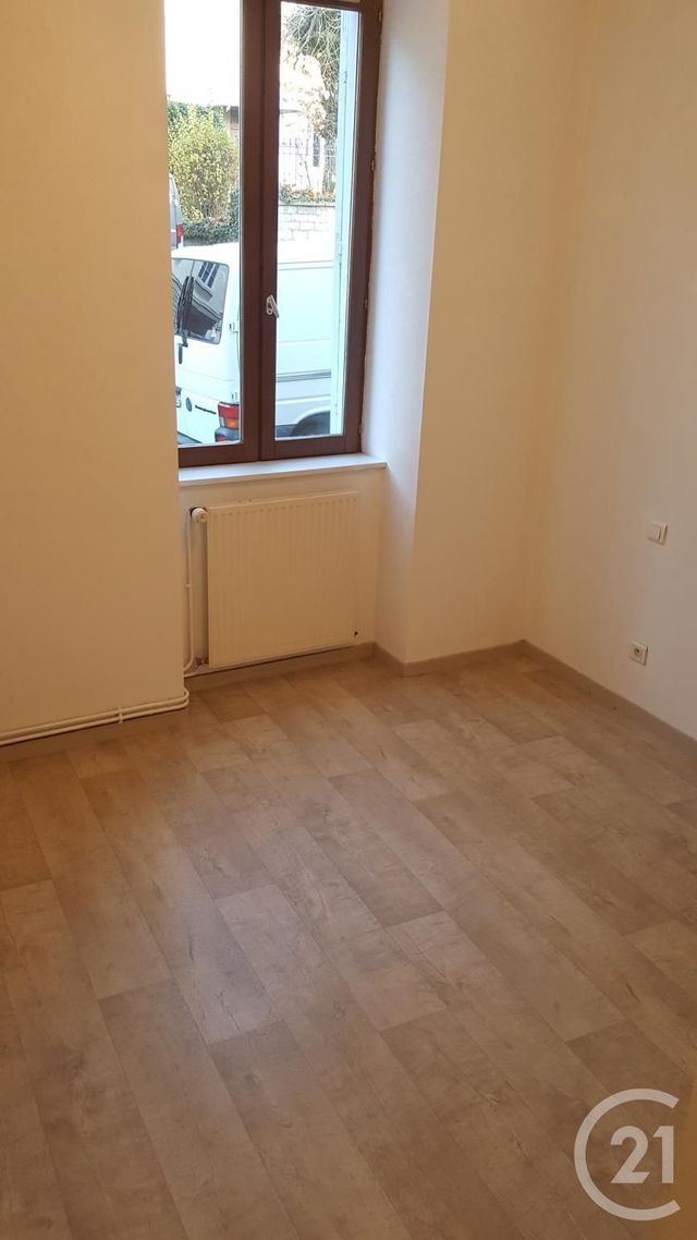 Appartement &agrave; louer - 3 pi&egrave;ces - 42,74 m2 - Lons Le Saunier - 39 - FRANCHE-COMTE