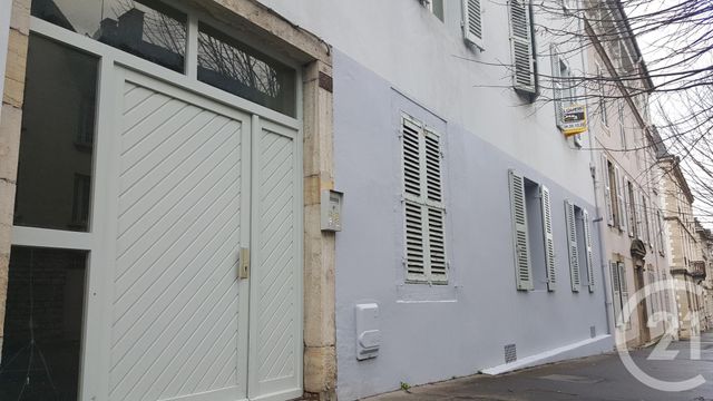 Appartement &agrave; louer - 3 pi&egrave;ces - 42,74 m2 - Lons Le Saunier - 39 - FRANCHE-COMTE