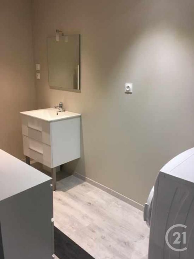 Appartement &agrave; louer - 2 pi&egrave;ces - 50 m2 - Montaigu - 39 - FRANCHE-COMTE