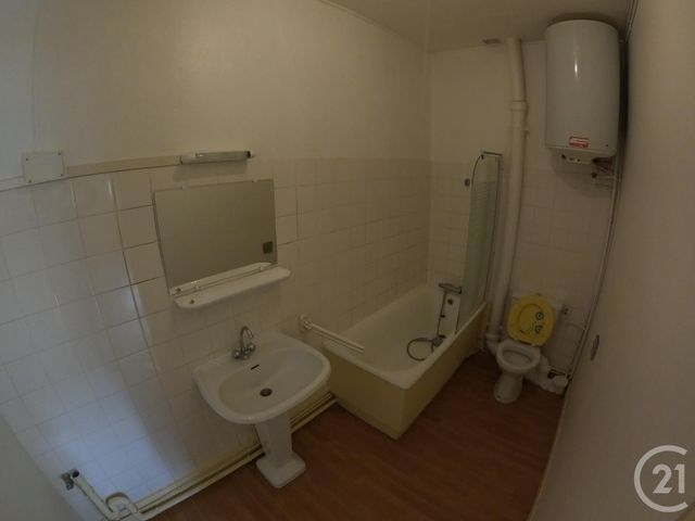 Appartement F1 &agrave; louer - 1 pi&egrave;ce - 49,20 m2 - Lons Le Saunier - 39 - FRANCHE-COMTE