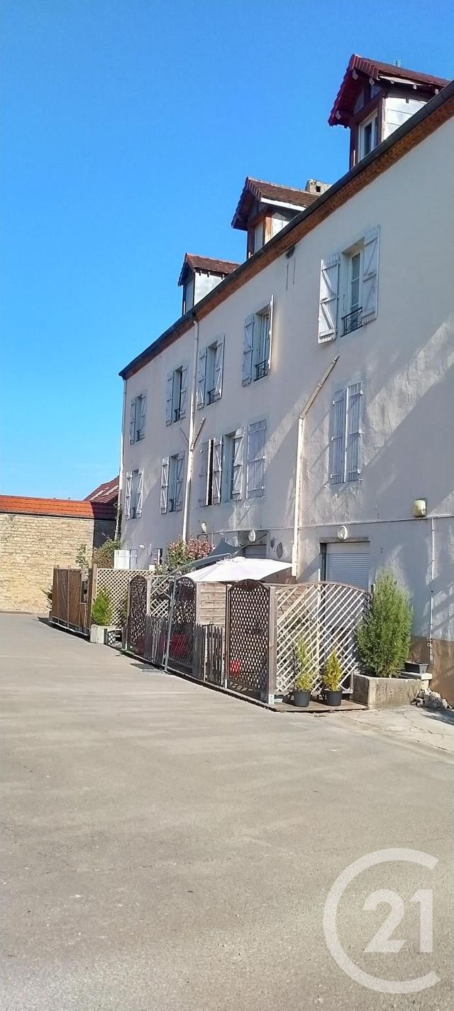 Appartement &agrave; louer - 2 pi&egrave;ces - 28 m2 - Montmorot - 39 - FRANCHE-COMTE