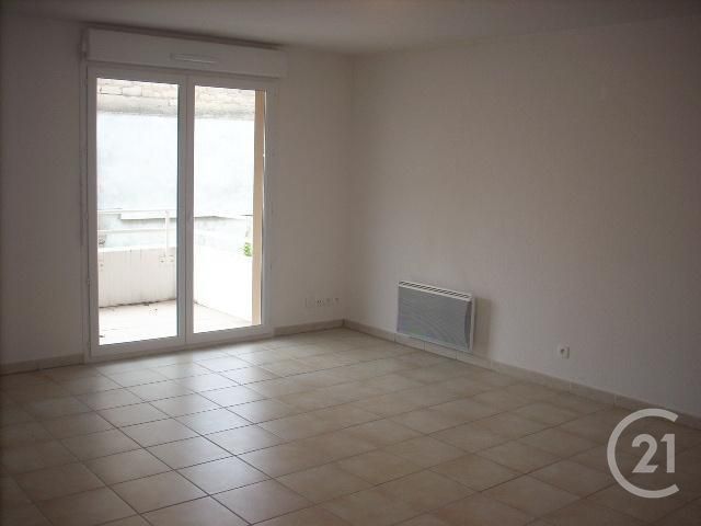 Appartement &agrave; louer - 2 pi&egrave;ces - 41,92 m2 - Lons Le Saunier - 39 - FRANCHE-COMTE