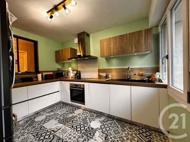 Appartement &agrave; louer - 5 pi&egrave;ces - 113,54 m2 - Lons Le Saunier - 39 - FRANCHE-COMTE